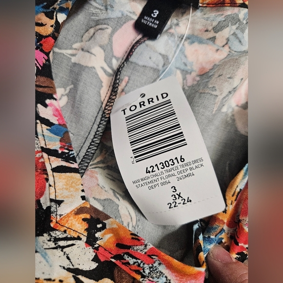 Torrid -Maxi Floral Black Dress Women's Size 3X 22-24 - Picture 7 of 7